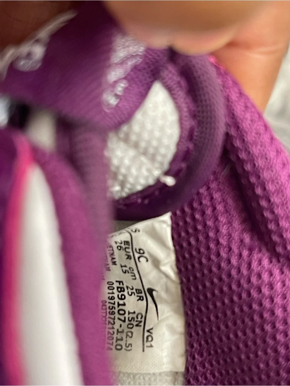 Nike Kids White and Purple Low-Top Sneakers